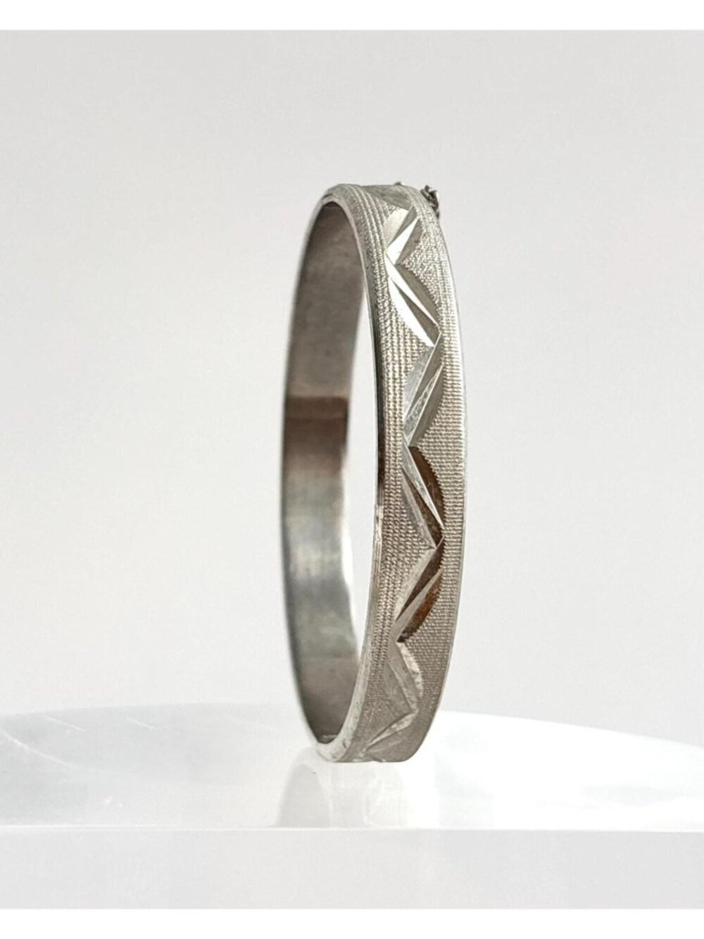 Silver Toned Geometric Textured Vintage 80's Style Bangle Bracelet